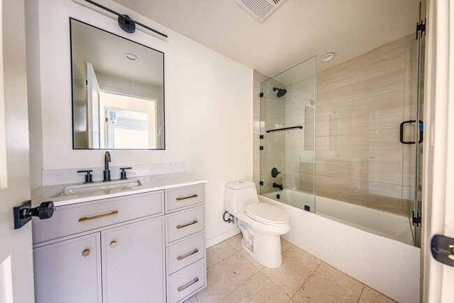 Building Photo - LUXURY in Prime Culver City