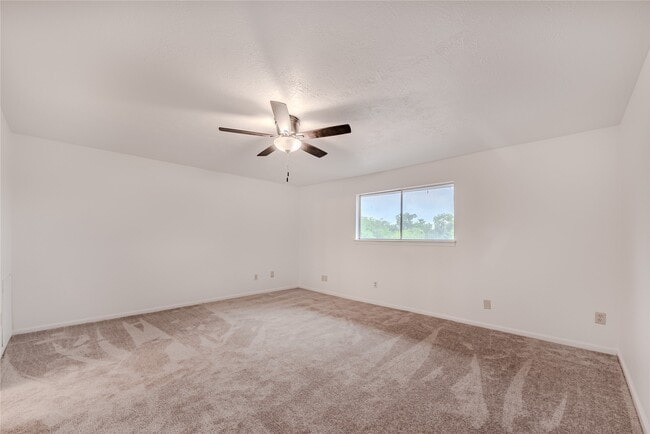 Building Photo - 1803 Country Village Blvd
