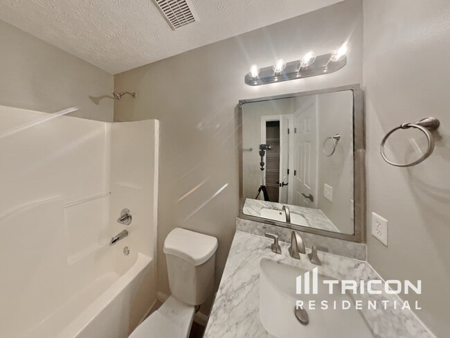 Building Photo - 1513 Destiny Dr