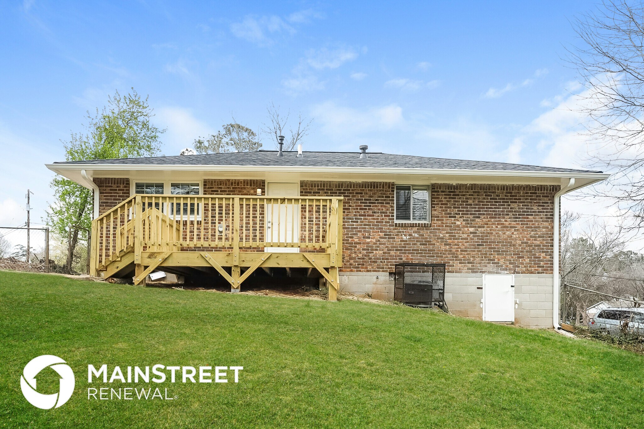 Building Photo - 267 Essex Dr