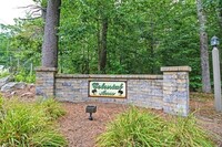 Building Photo - 13 Colonial Dr