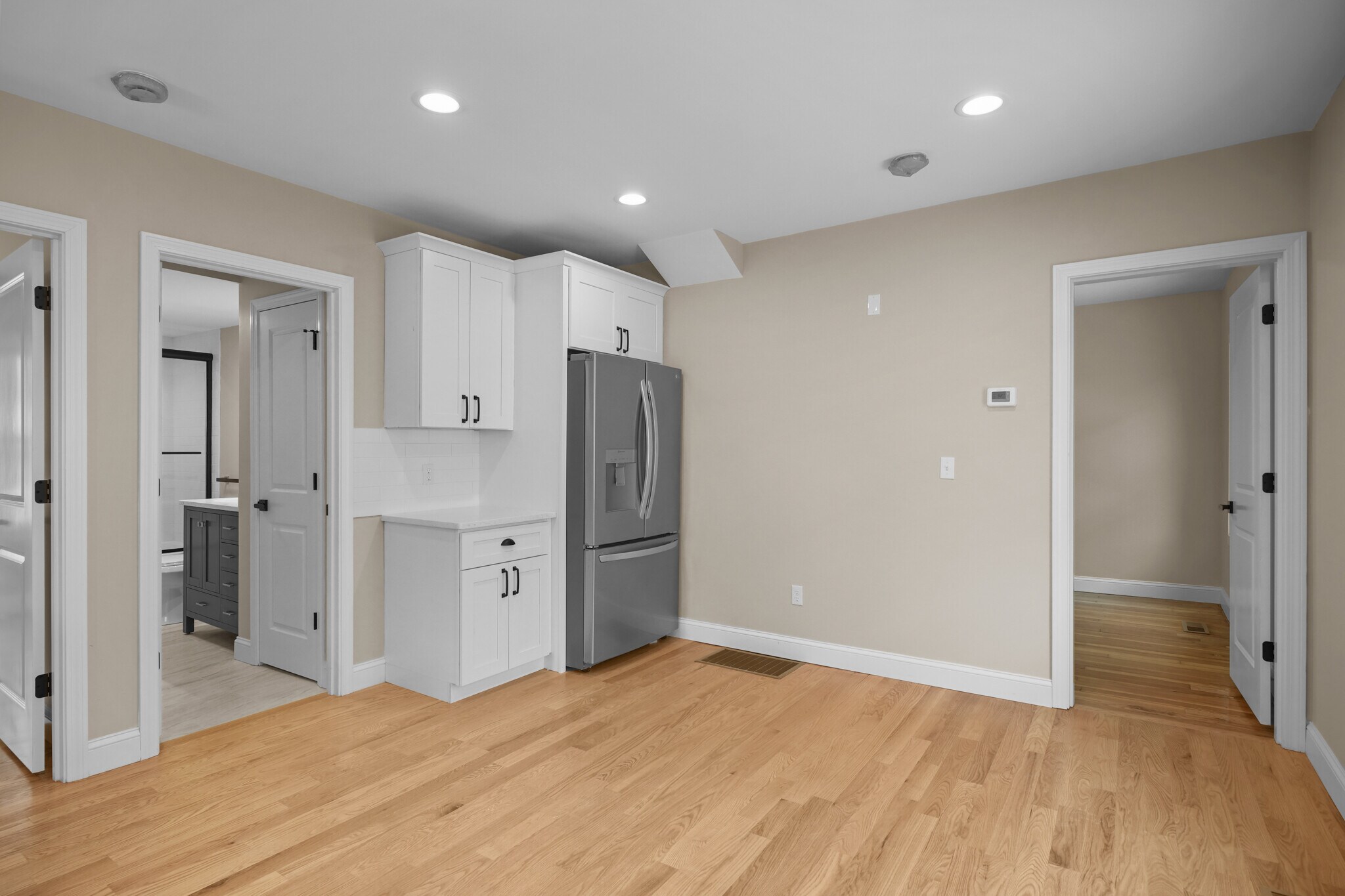 1st floor Kitchen/living - 670 Killingly St