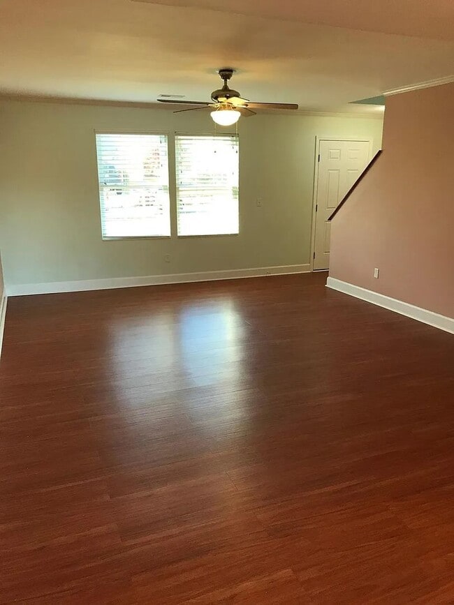 Building Photo - Immaculate and spacious home