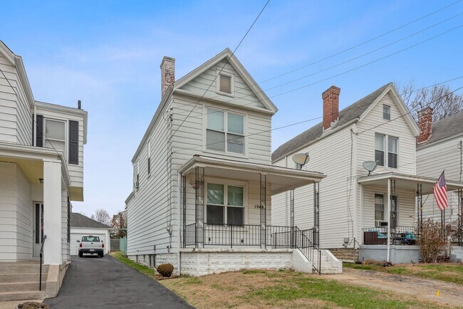 Building Photo - NORWOOD- Cute 2 bedroom 1.5 baths with fenced yard