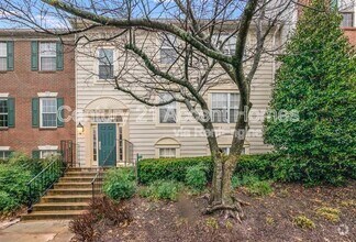 Building Photo - 12113 Greenway Ct