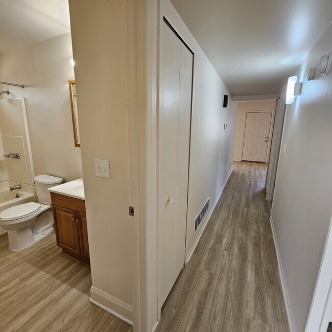 Building Photo - 3 Bedroom, 1 Bathroom Ranch with Updated Flooring, Paint, Carpet. 2 Car Garage. Kitchen with All ...