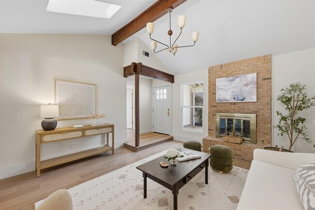 Building Photo - 1114 Stoneoak Ln