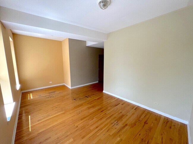 Building Photo - 1412 W Flournoy St