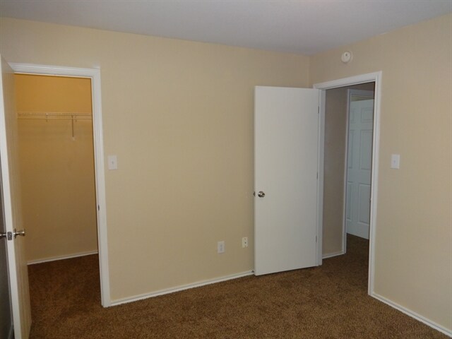 Building Photo - 719 Lavaca Loop