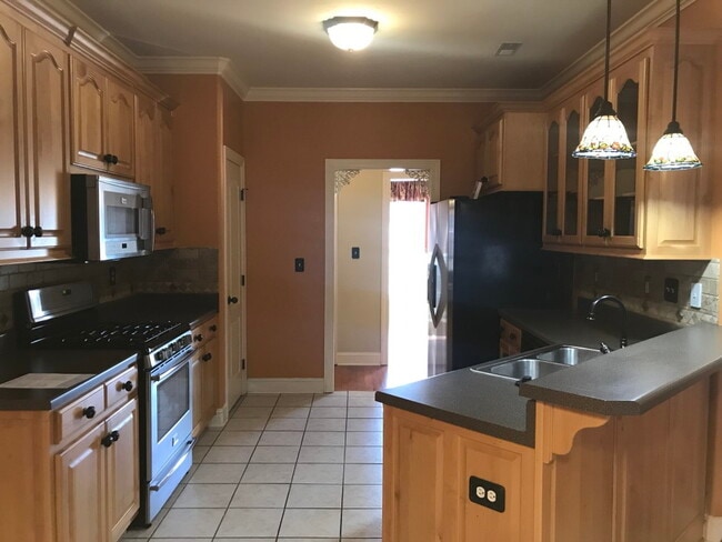 Building Photo - 113 Commonwealth Ct