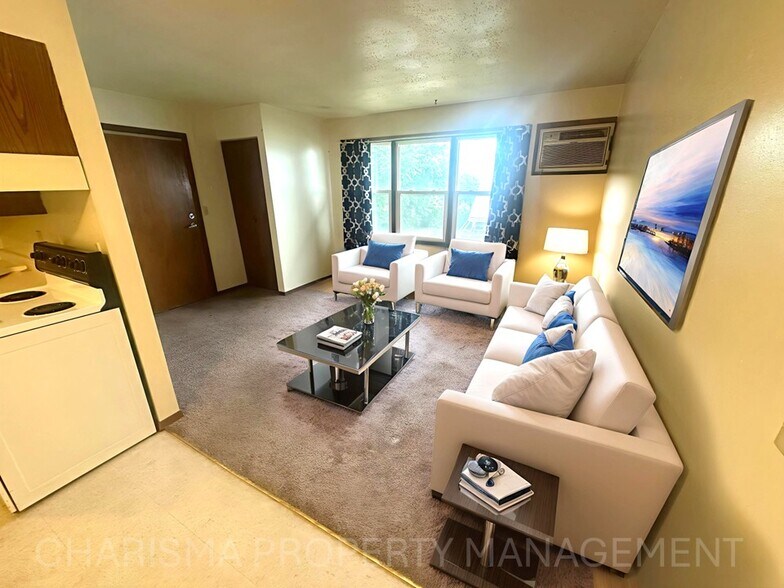 Building Photo - 513 N Main Ave