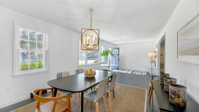 Building Photo - 4959 Parkside Dr