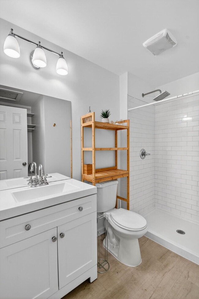 Building Photo - 306 N J St