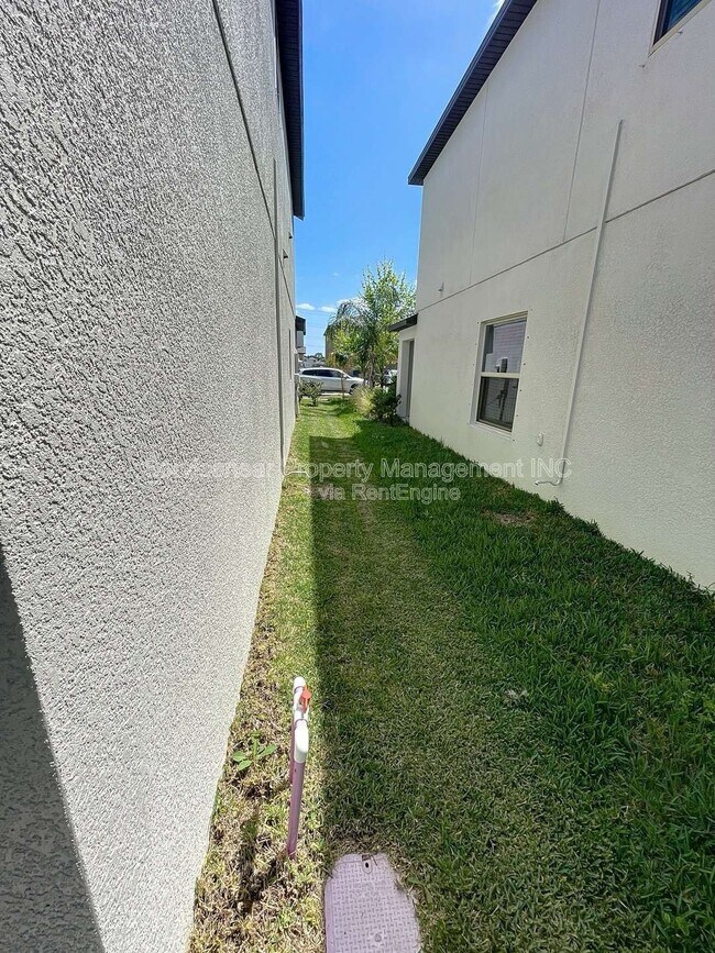 Building Photo - 7029 Samuel Ivy Dr