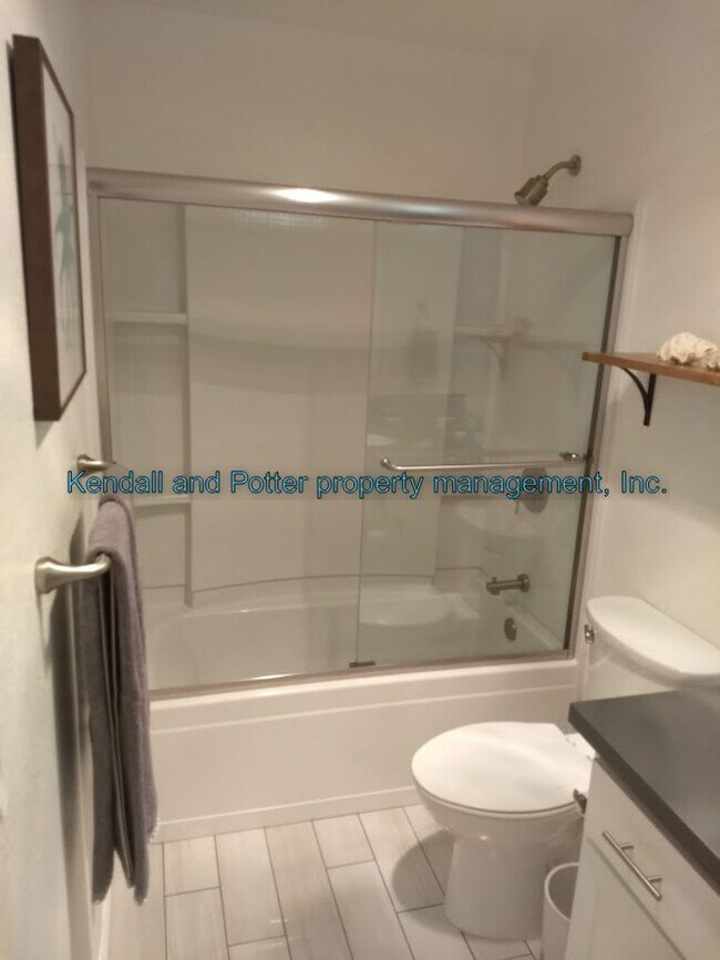 Building Photo - Schwann Lagoon 2 bed/1 bath Furnished Condo