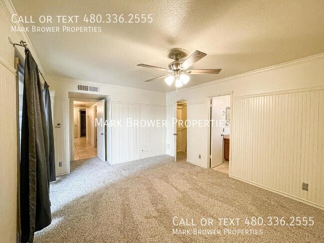 Building Photo - 2308 E Broadmor Dr