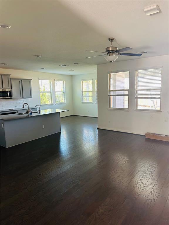 Building Photo - 608 Sixpence Ln