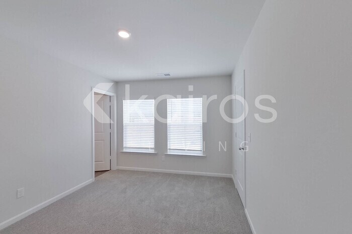 Building Photo - 2553 Banyan Cir
