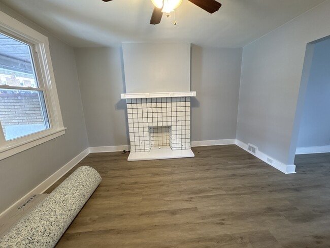 Building Photo - 2932 Pyramid Ave