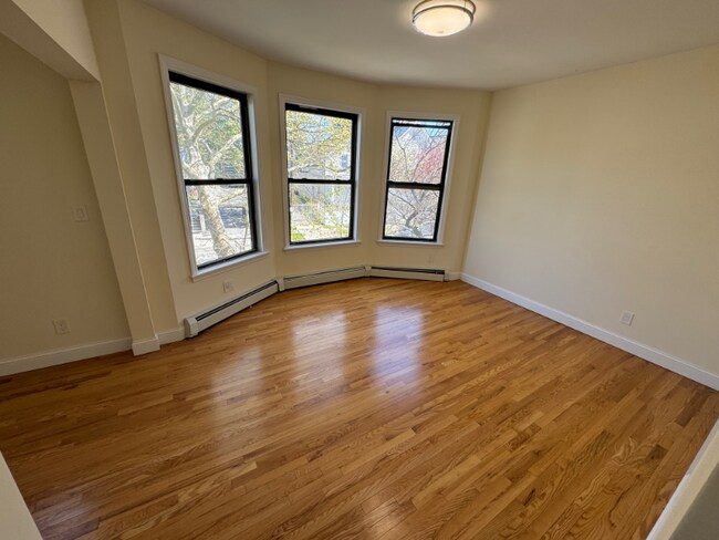 Building Photo - 30-32 N Terrace Ave