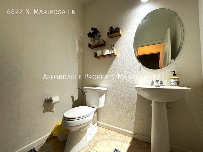 Building Photo - 6622 S Mariposa Ln