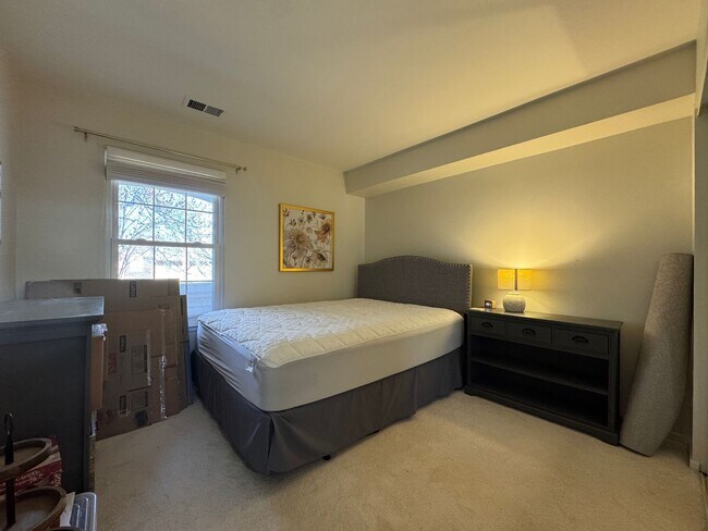 Building Photo - Bright And Spacious 2 Bed 2 Bath Condo In Ramblewood At Daventry