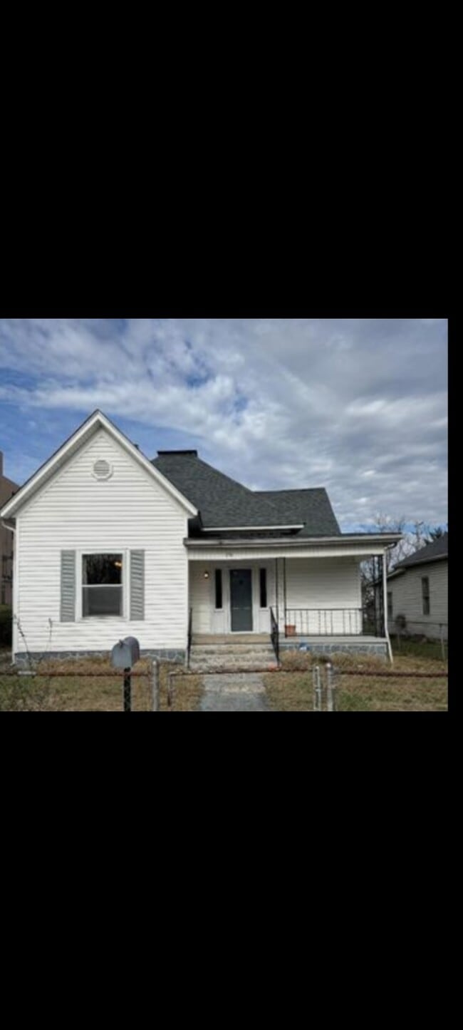 Building Photo - 216 Wilson Ave