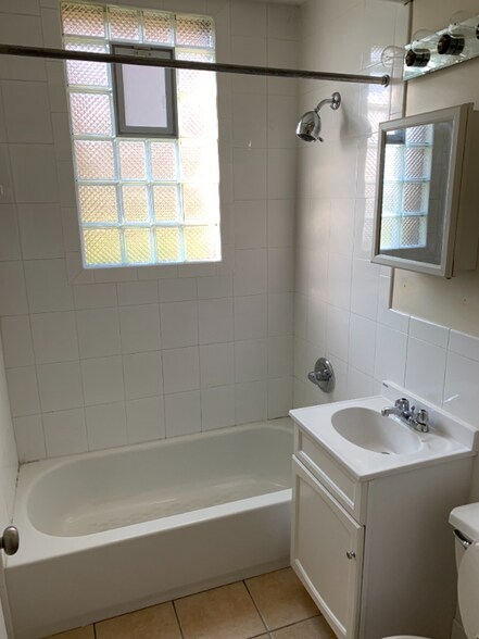 Building Photo - 1880 Grand Ave