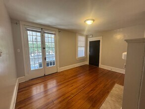 Building Photo - Charming 1 BR apartment on N. Person St. s...