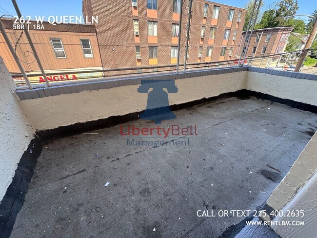 Building Photo - 262 W Queen Ln