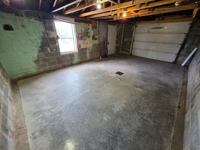 Building Photo - 1717 Necessity St