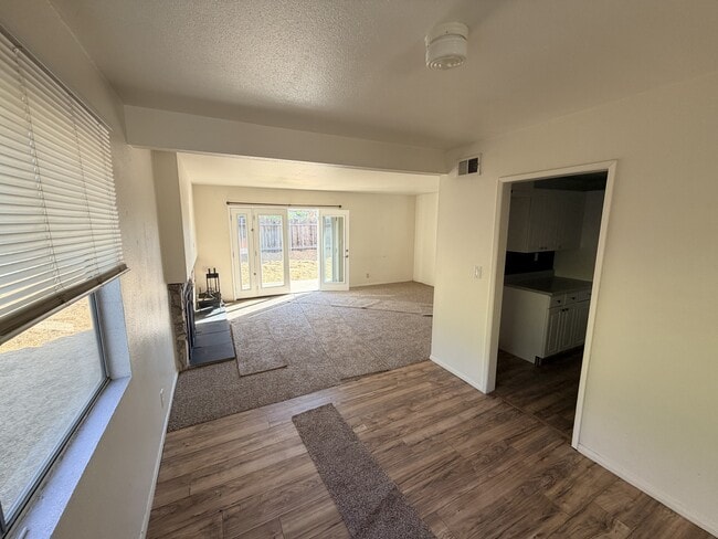 Building Photo - 1624 Mimosa Pl