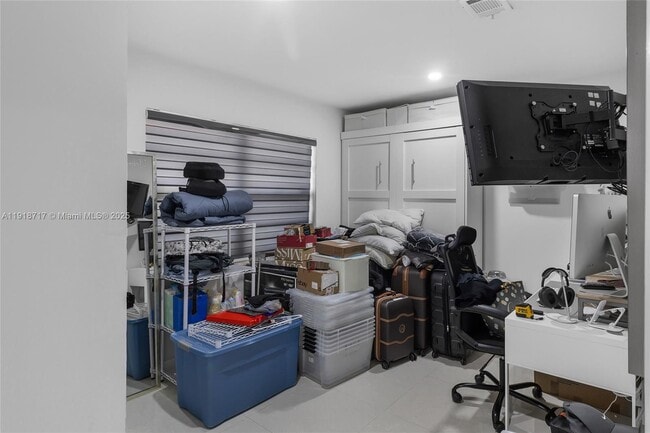 Building Photo - 4456 SW 136th Pl