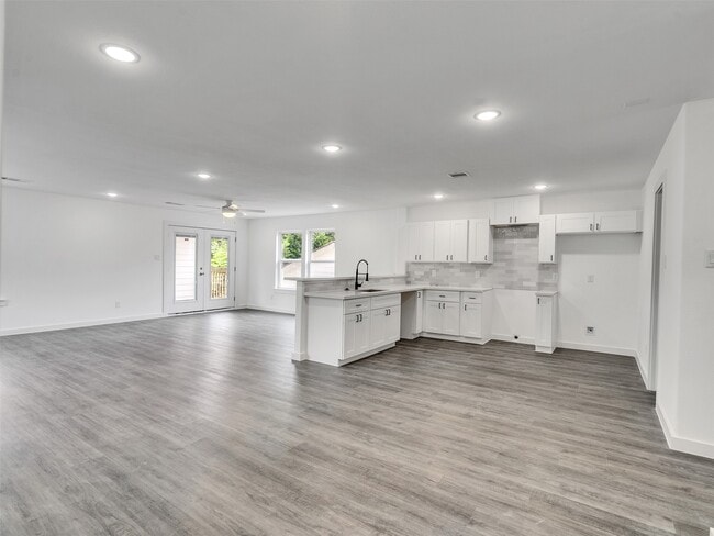 Building Photo - 6742 Madrid St