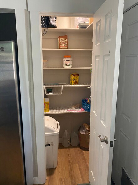 Building Photo - 175 Thunderbird Dr