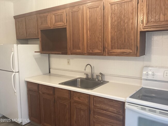 Building Photo - 25 King James Ln