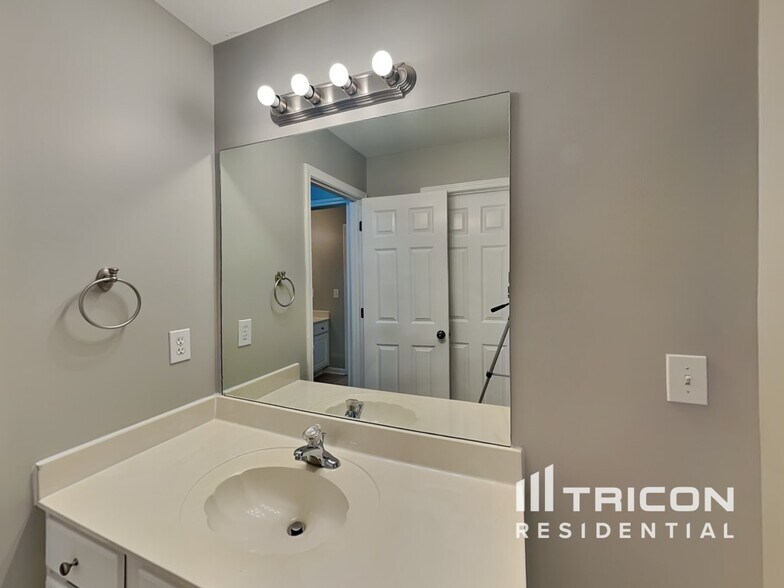 Building Photo - 1503 Scenic Overlook Ct NW