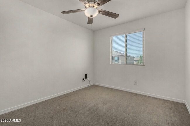 Building Photo - 15142 W Sherman St