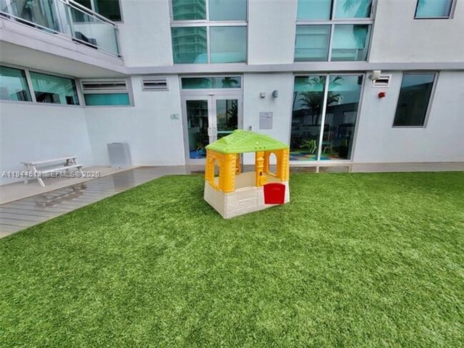 Building Photo - 92 SW 3rd St