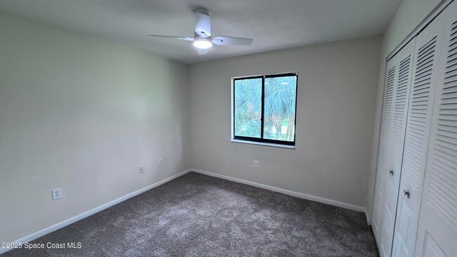Building Photo - 2216 Flower Tree Cir