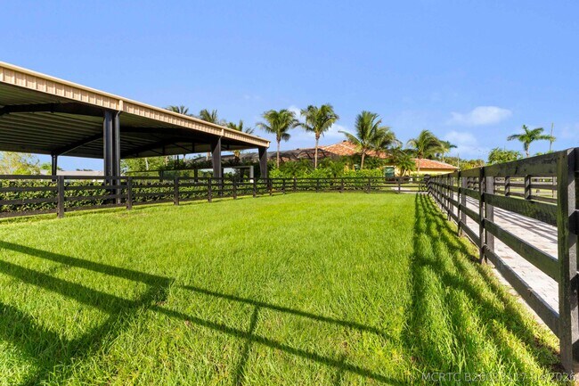 Building Photo - 4985 Stables Way