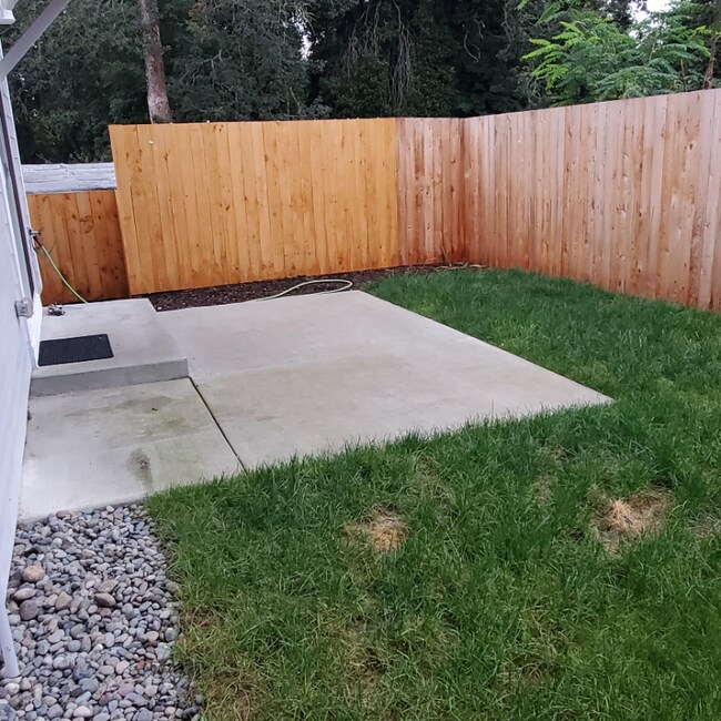 Building Photo - 9229 Kenwood Dr SW