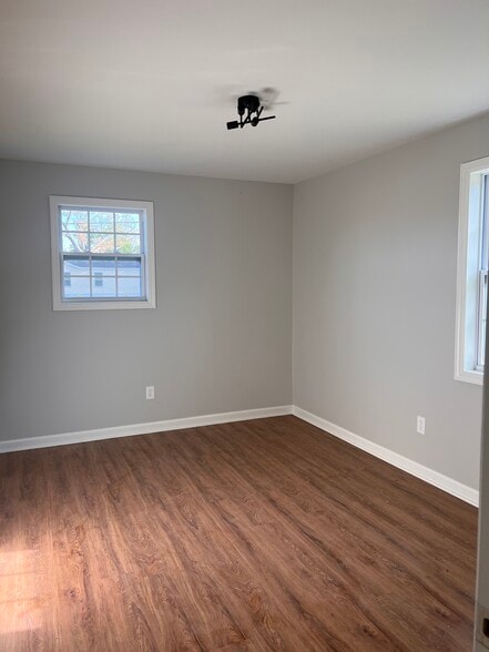 Building Photo - 100 Saville Ct