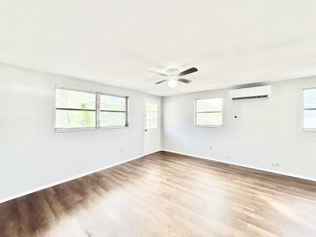 Building Photo - 2611 41st Ave N