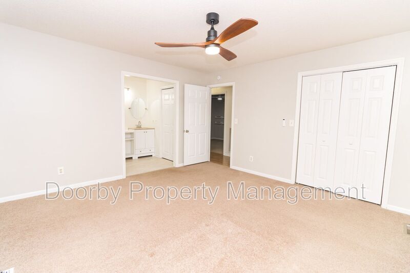 Building Photo - 8807 Heathfield Dr