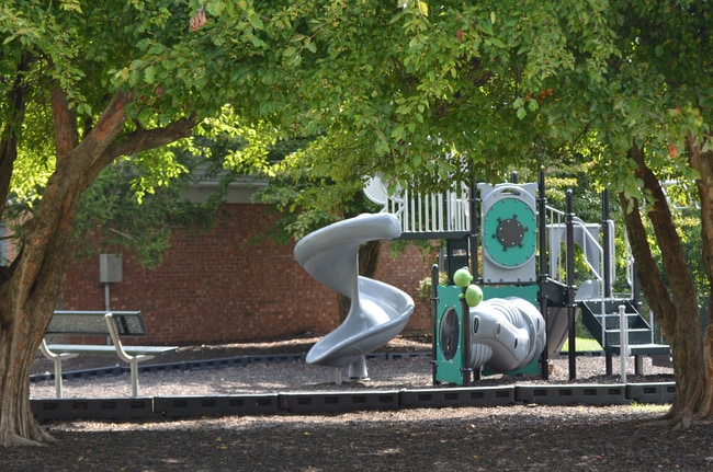 Building Photo - Normandy Green