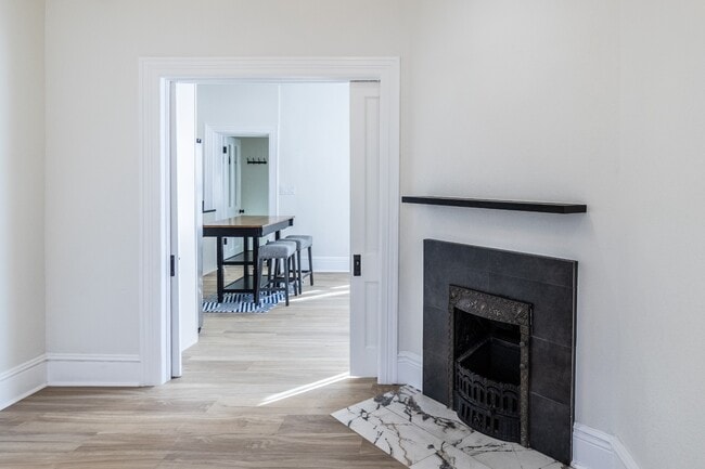 Building Photo - Stunning Remodeled Patio Home in Baker – 3...