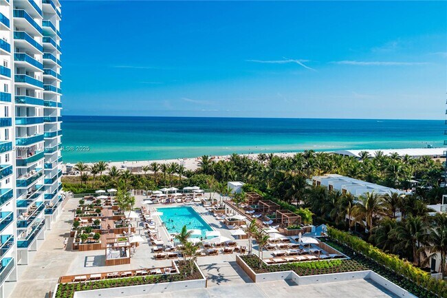 Building Photo - 2301 Collins Ave