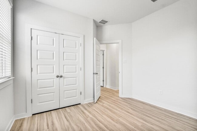 Building Photo - 223 Garner Dr