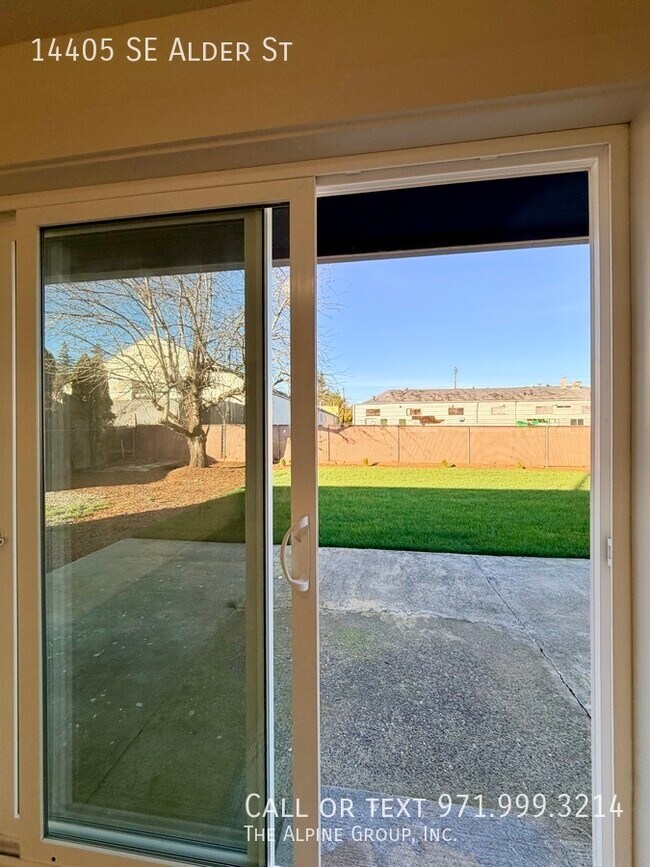 Building Photo - 14405 SE Alder St